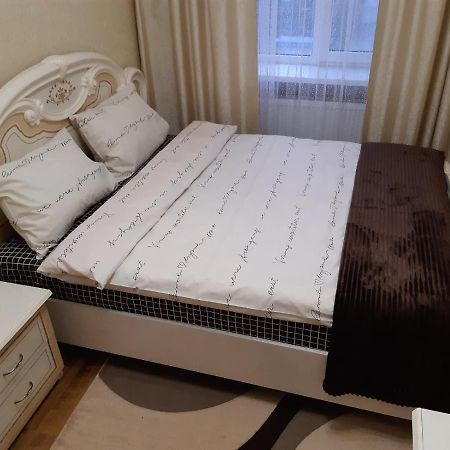 Двокімнатна Apartment Шепетовка Екстериор снимка